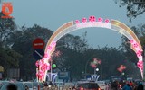 Hà Nội trang trí đèn, hoa trang nhã đón Tết Nguyên đán 2018